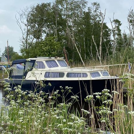 Boat Allemansfreon - Kamperen Op Het Water - Niet Om Mee Te Varen - Read Host Profile-Lees Hostprofiel Jutrijp Zewnętrze zdjęcie