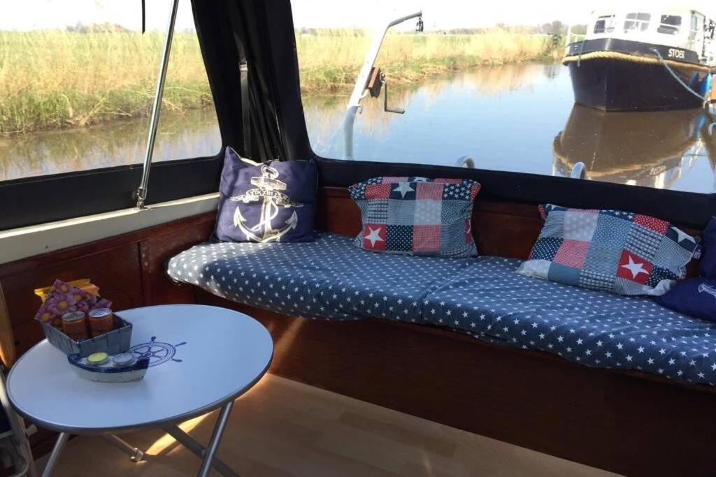 Boat Allemansfreon - Kamperen Op Het Water - Niet Om Mee Te Varen - Read Host Profile-Lees Hostprofiel Jutrijp Zewnętrze zdjęcie