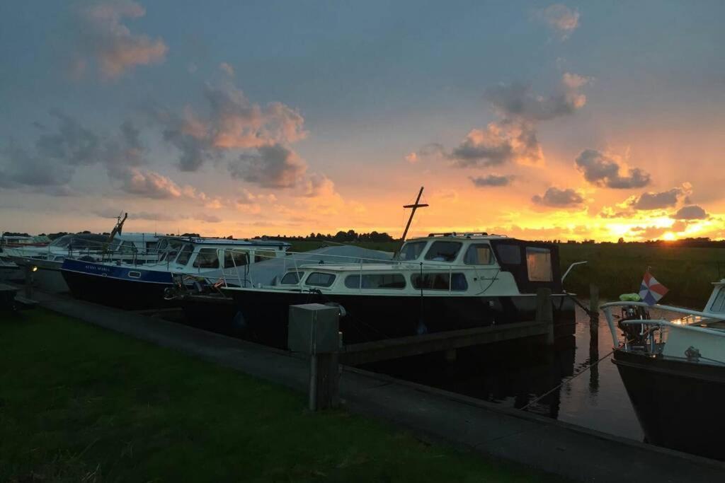 Boat Allemansfreon - Kamperen Op Het Water - Niet Om Mee Te Varen - Read Host Profile-Lees Hostprofiel Jutrijp Zewnętrze zdjęcie