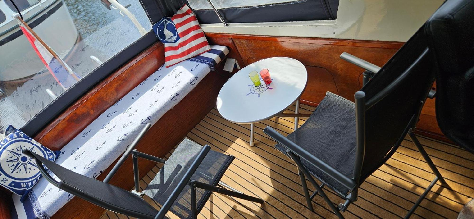 Boat Allemansfreon - Kamperen Op Het Water - Niet Om Mee Te Varen - Read Host Profile-Lees Hostprofiel Jutrijp Zewnętrze zdjęcie